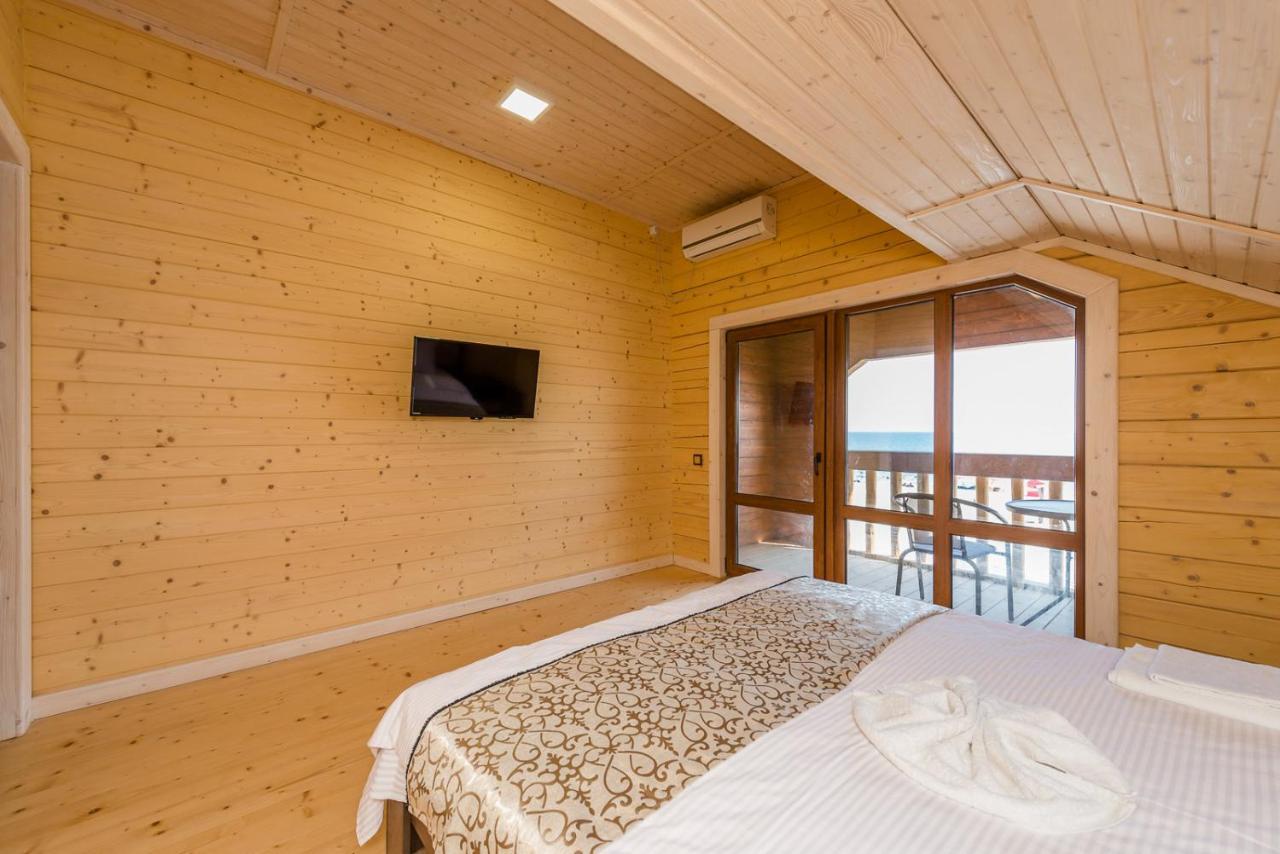 Пегас Hotel Zaliznyy Havn Eksteriør billede