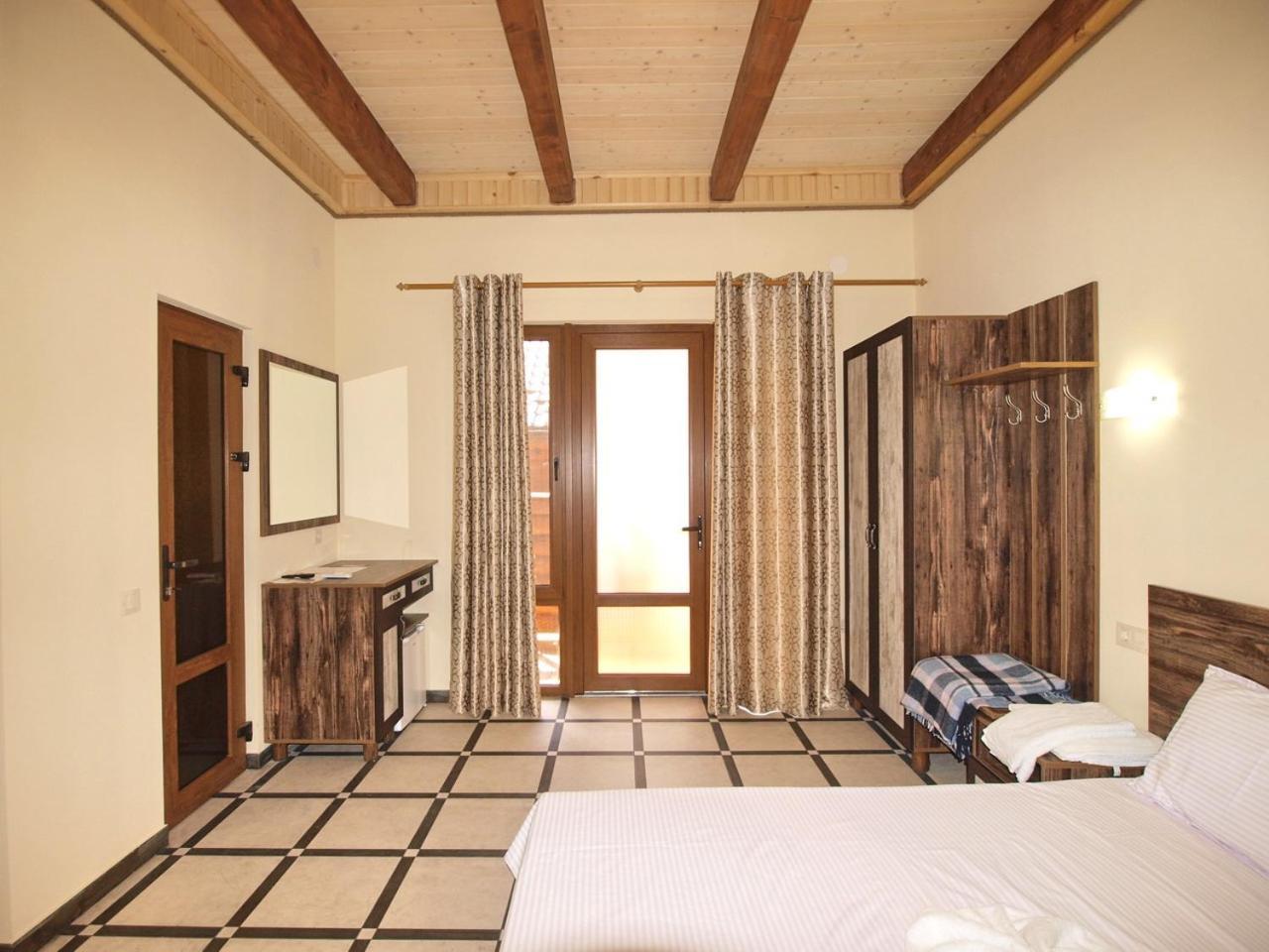 Пегас Hotel Zaliznyy Havn Eksteriør billede